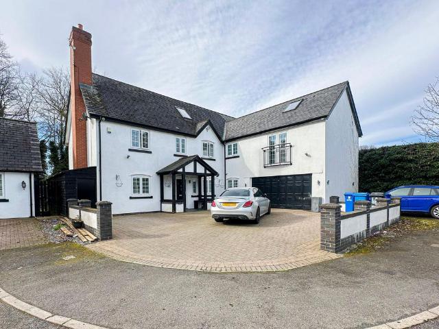 House for sale in Hale