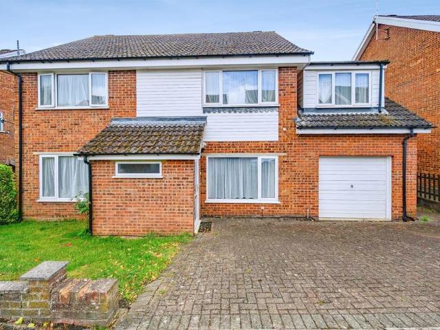 House for sale in Moorend, Pouchen End