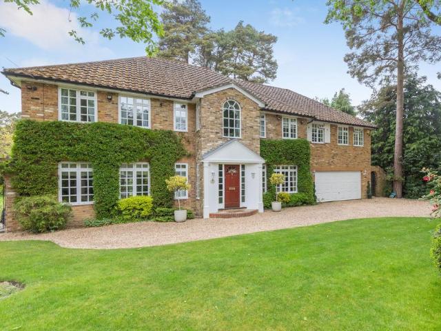 House for sale in Sunninghill and Ascot, South Ascot