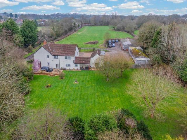 House for sale in Green Close, Warwickshire