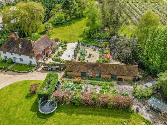 House for sale in Hunton, Midway