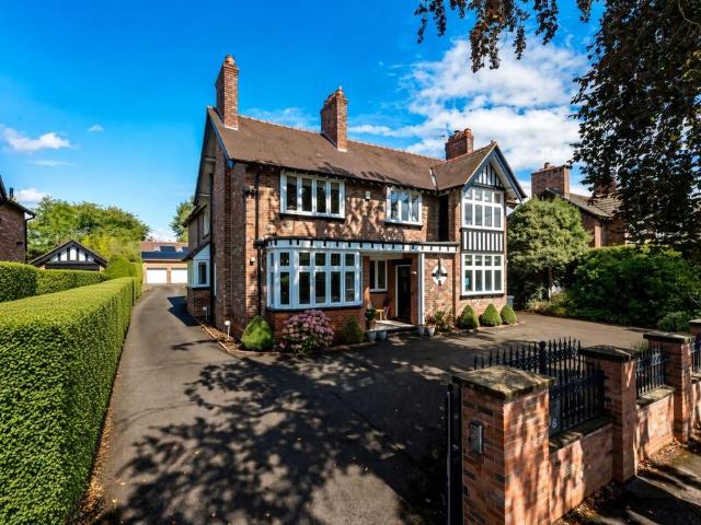 House for sale in Wilmslow Park, Wilmslow