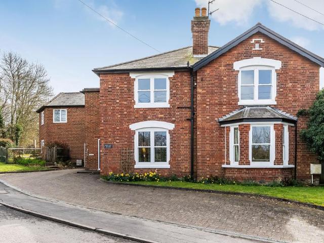 House for sale in The Butts, Kent