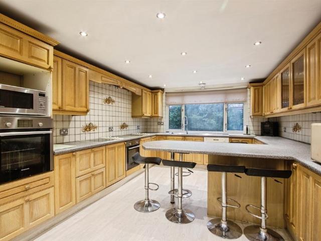 House for sale in Austhorpe, West Yorkshire