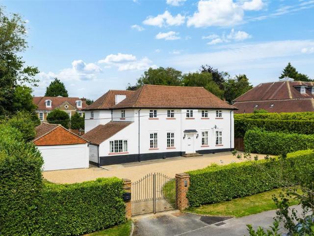 House for sale in Kingswood Warren, Red Hill