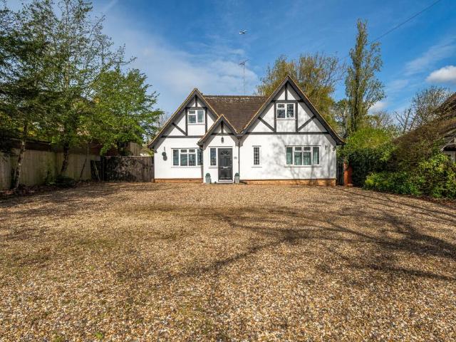 House for sale in Clewer Green, Windsor