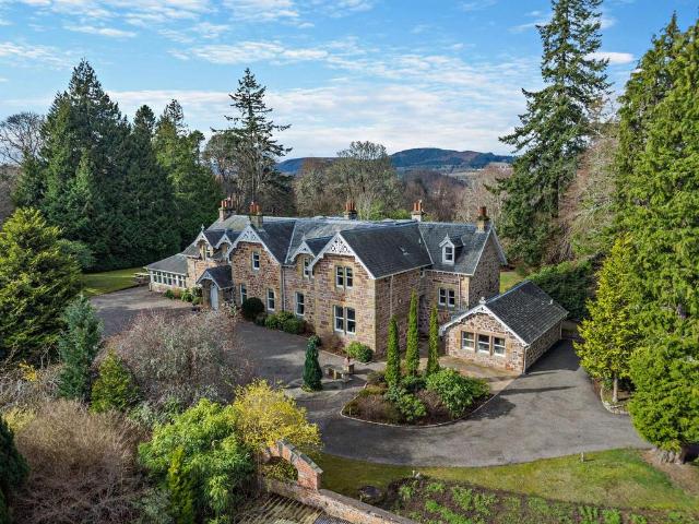 House for sale in Lentran, Scotland