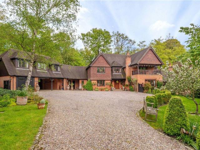 House for sale in Farnham Common, Buckinghamshire