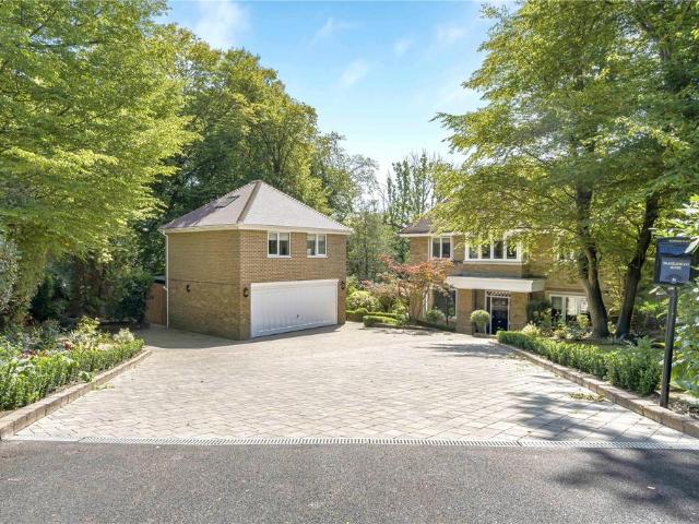 House for sale in Hadley Wood, Greater London