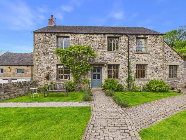 House for sale in Froggatt, East Midlands