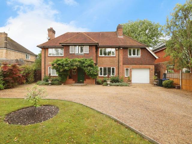 House for sale in Gerrards Cross, Denham