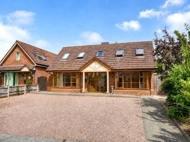 House for sale in Lower Moor, Crookhill