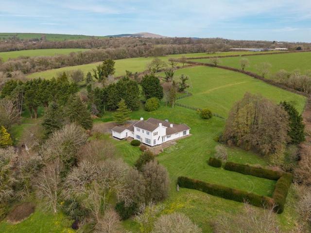 House for sale in New Moat, Wales