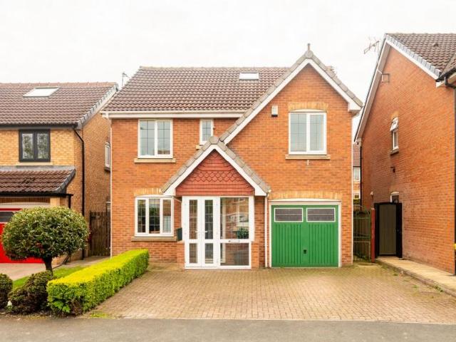 House for sale in Drighlington, West Yorkshire