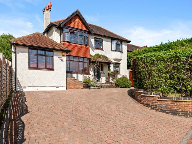 House for sale in London Borough of Croydon, Sanderstead