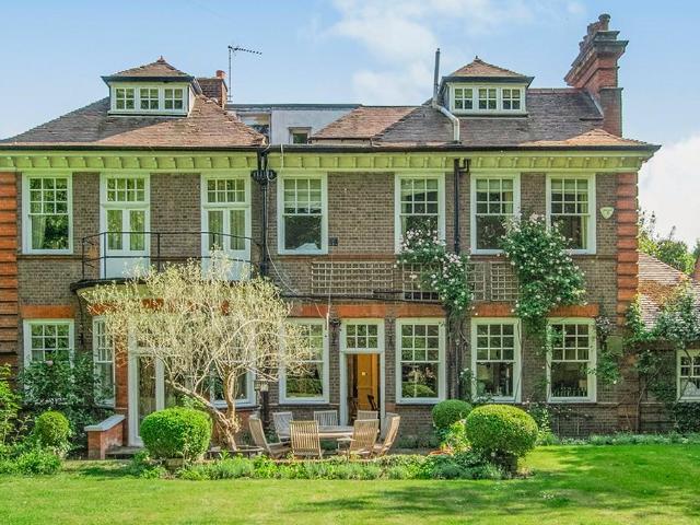 House for sale in Roehampton, Greater London