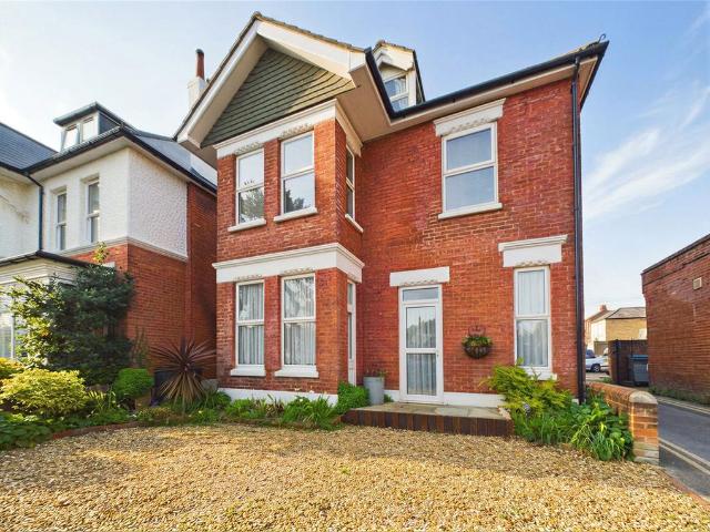 House for sale in Pokesdown, Bournemouth