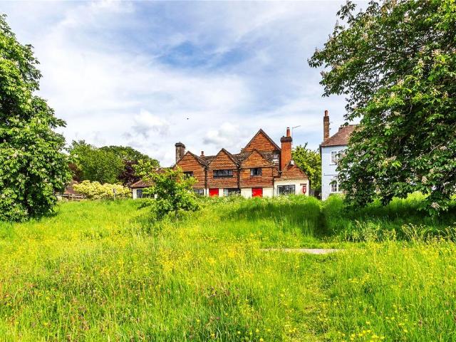 House for sale in Pachesham Park, Surrey