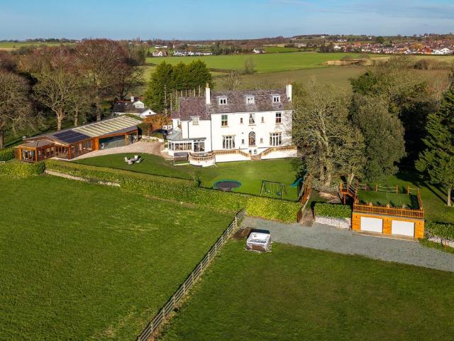 House for sale in Aughton, Roby Mill