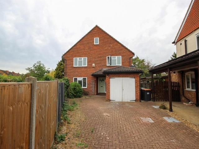 House for sale in Newnham, Bedford