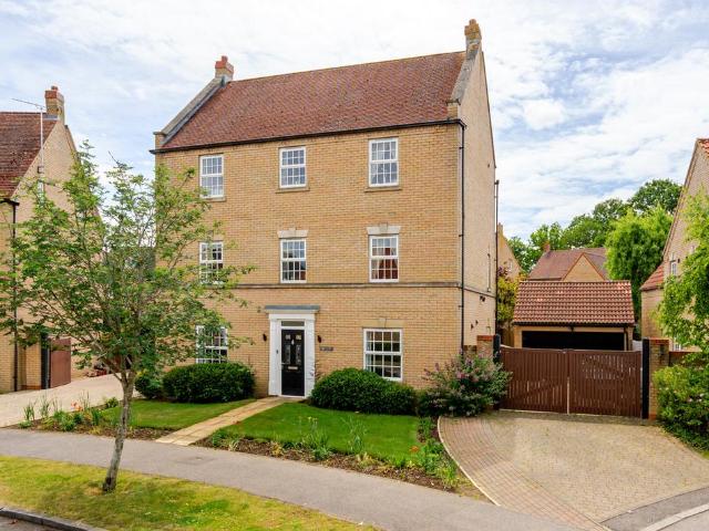 House for sale in Kingsmead, Shenley Brook End