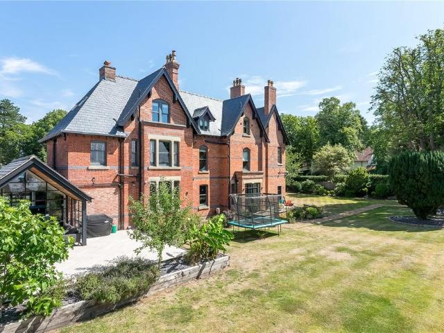 House for sale in Knutsford