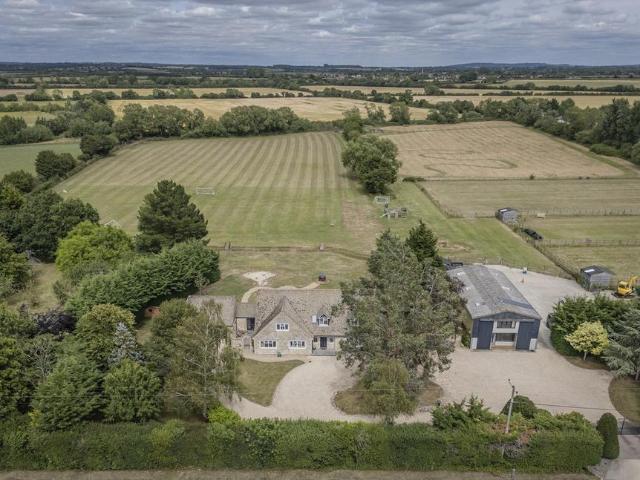 House for sale in Black Bourton, Oxfordshire