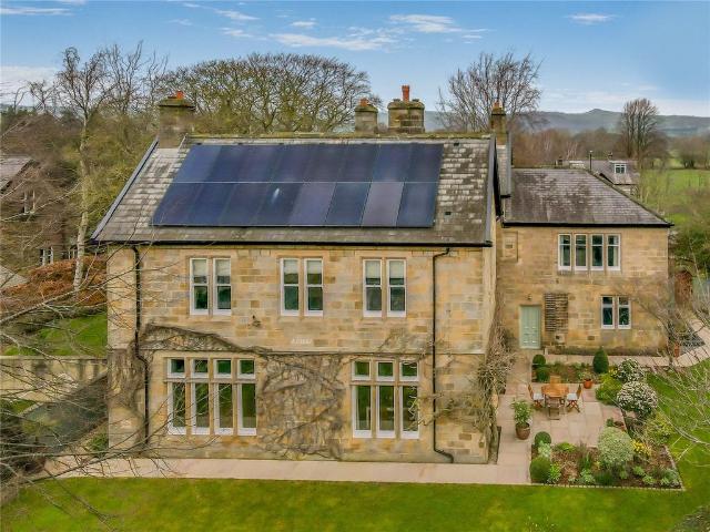 House for sale in Pool, West Yorkshire