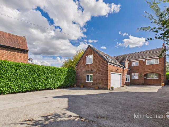 House for sale in Froggatt, East Midlands