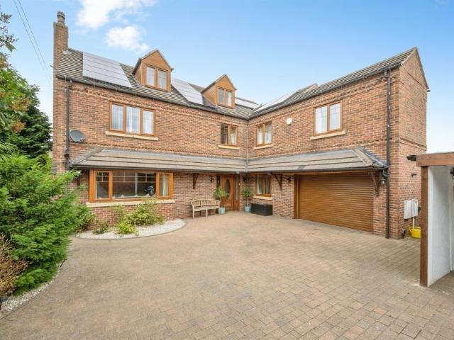 House for sale in Armthorpe, South Yorkshire