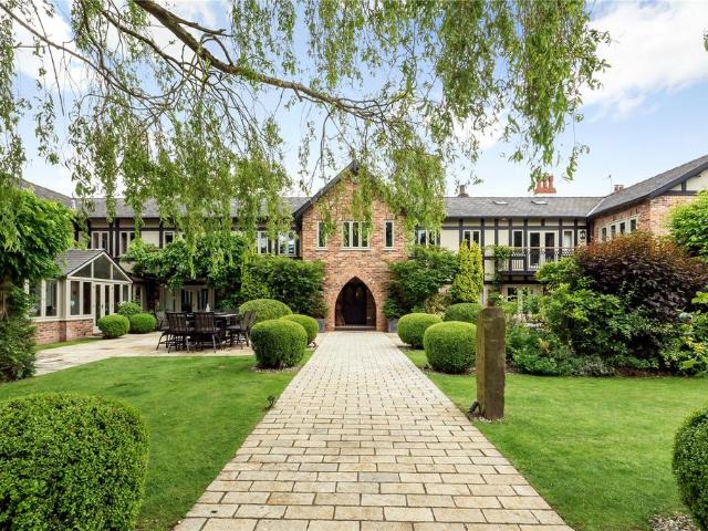 House for sale in Pownall Park, Wilmslow