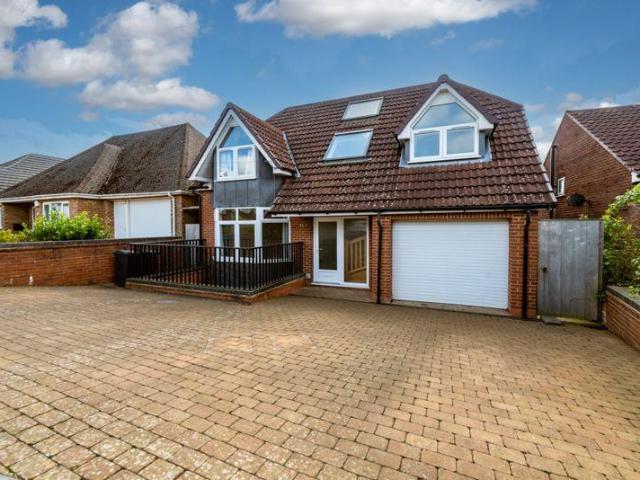 House for sale in Lapal, West Midlands