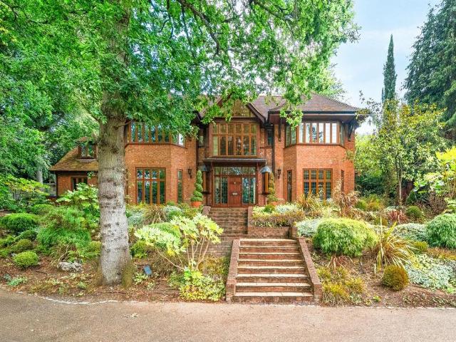 House for sale in Beaconsfield, Forty Green