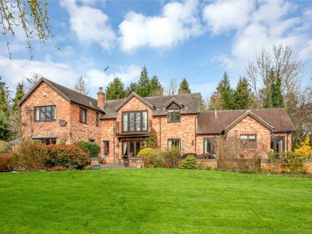 House for sale in Froggatt, East Midlands