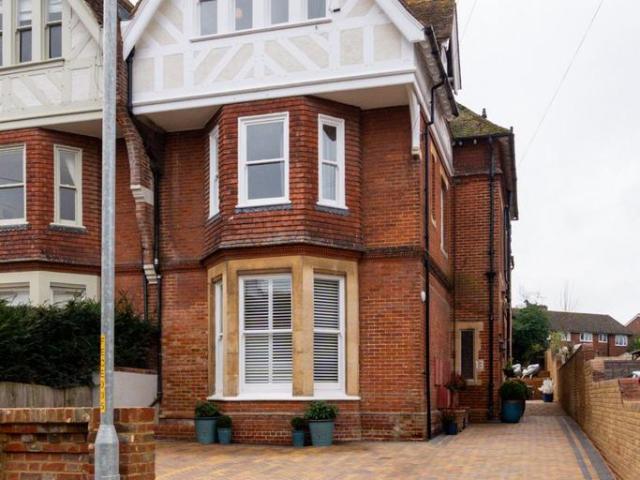 House for sale in Longport, The Bridge
