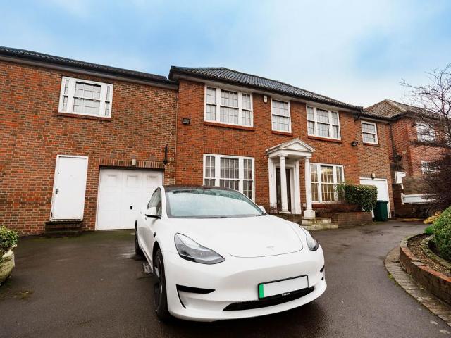 House for sale in London Borough of Barnet, Greater London