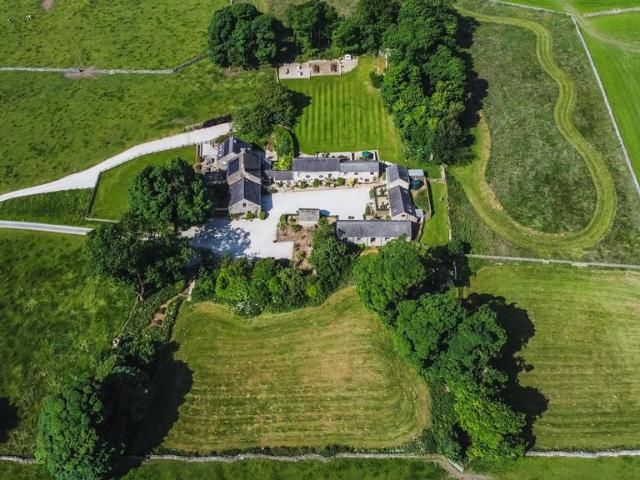 House for sale in Froggatt, East Midlands