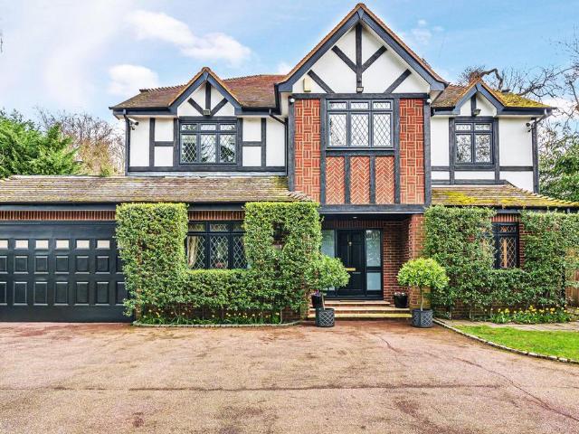 House for sale in Mill Hill, Greater London