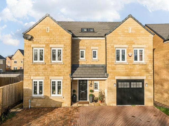 House for sale in Beckwithshaw, North Yorkshire