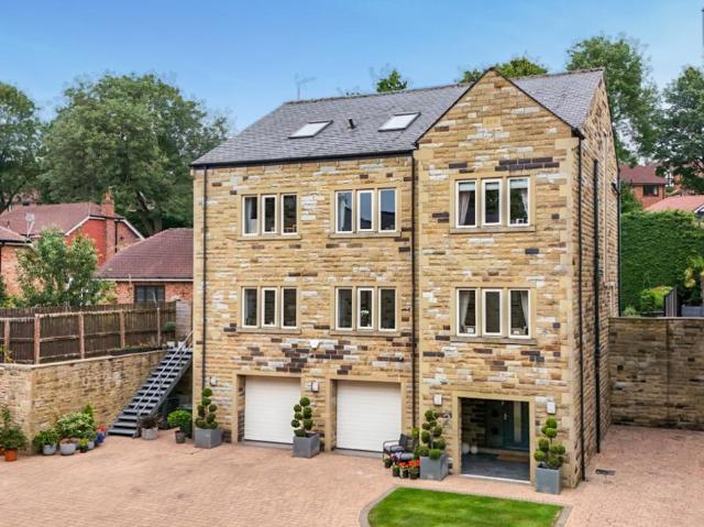 House for sale in Priestthorpe, Crossflatts
