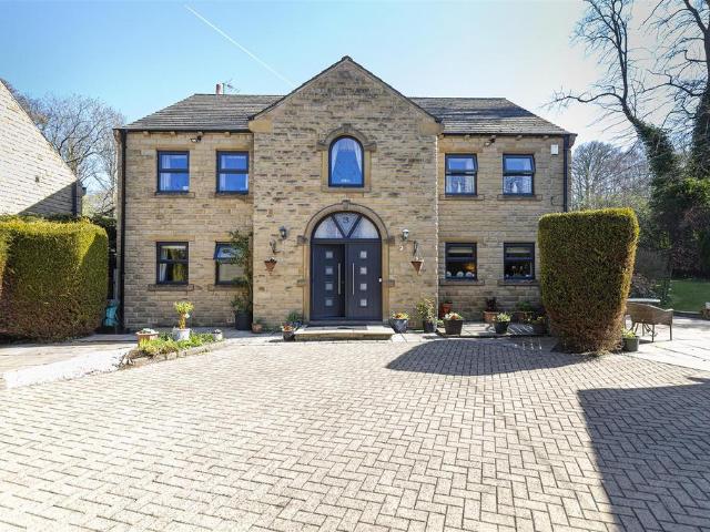House for sale in Highburton, West Yorkshire