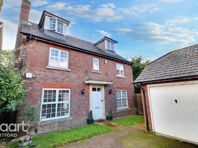 House for sale in Stone, Monks Orchard