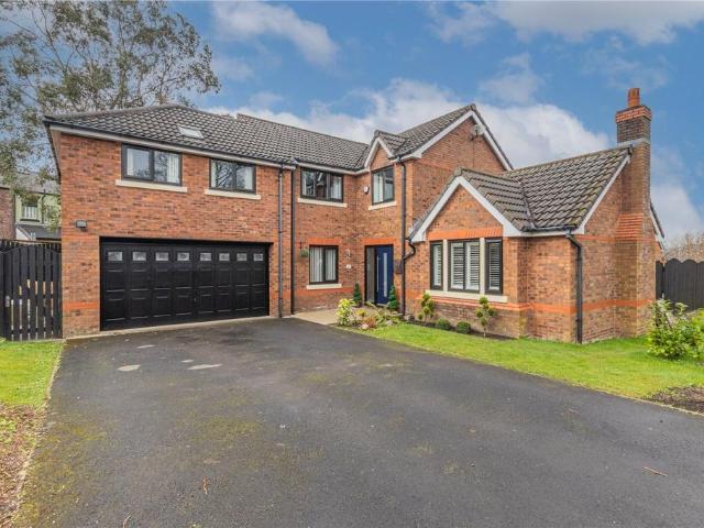 House for sale in Balderstone, Burnedge