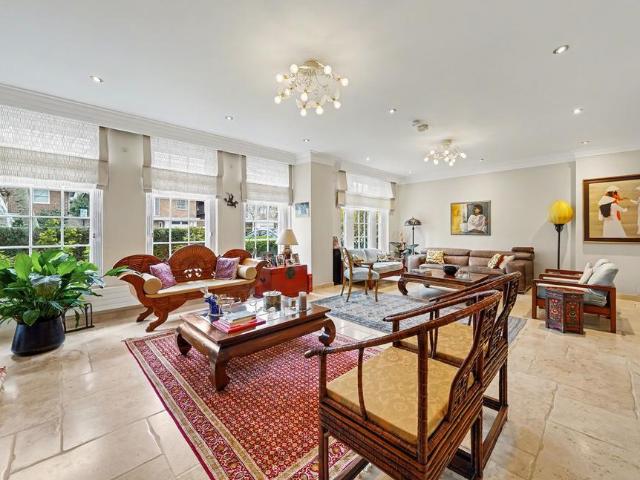 House for sale in St. John's Wood, Greater London