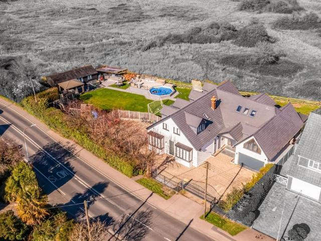House for sale in Ashingdon, Barling