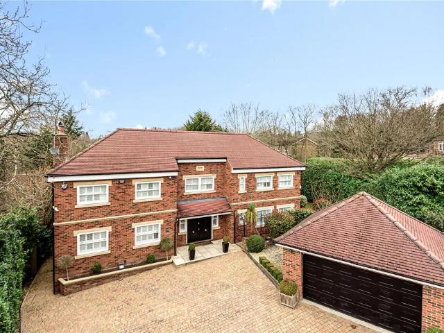 House for sale in Gerrards Cross, Tatling End
