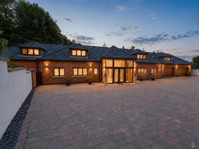 House for sale in Oadby, Leicestershire