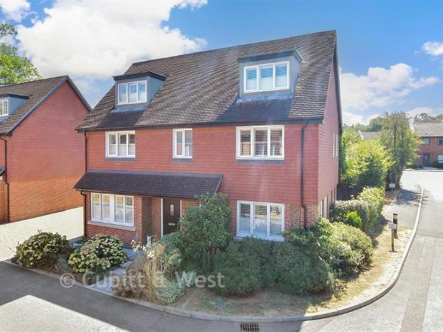 House for sale in Perryfields, West Sussex