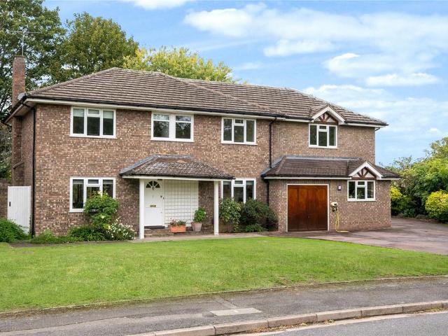 House for sale in Lower Green Esher, Blackhills