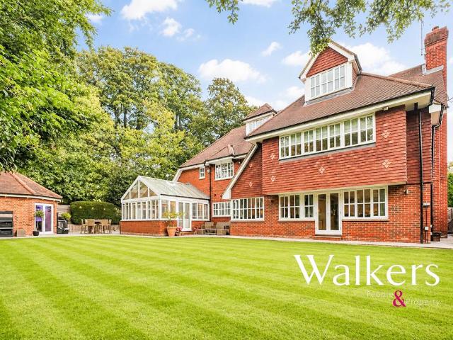 House for sale in Navestock Side, Essex